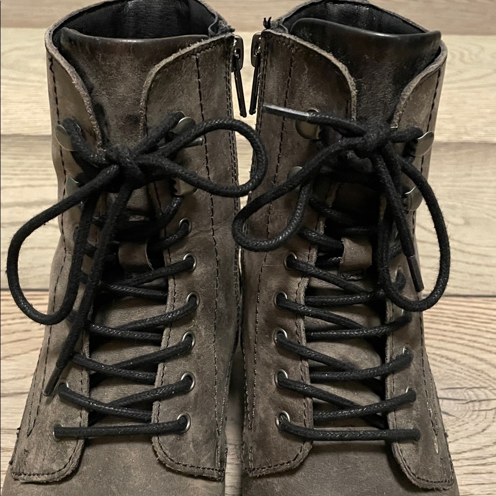 Women’s size 7 Born rustic grey lace up boots - Picture 5 of 12